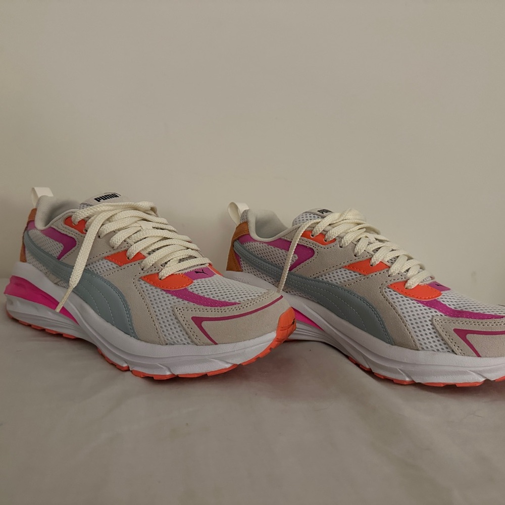 Puma Women's Cream and Pink Sneakers
